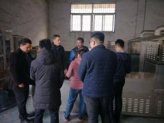 美國(guó)UMC公司來(lái)我公司考察設(shè)備